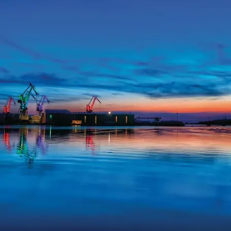 2 Bedroom Stunning In Apartament