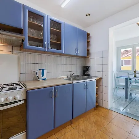 In With Kitchen Apartment