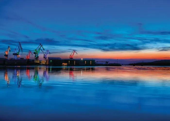 2 Bedroom Stunning In דירה