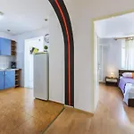 2 Bedroom Stunning In *