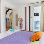 2 Bedroom Stunning In Apartment