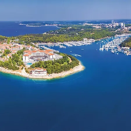 Nice Apartment In Pula With Wifi *
