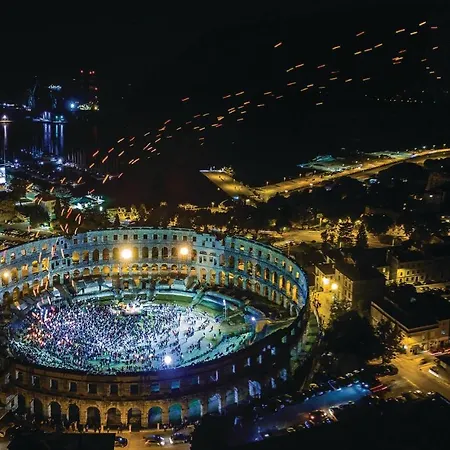 2 Bedroom Stunning In * Pula