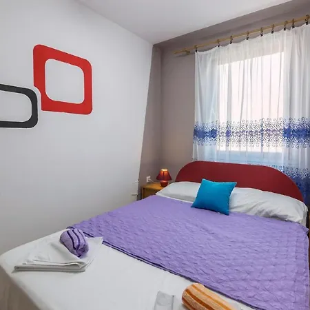 In With Kitchen Apartment Pula