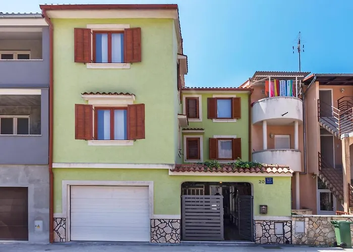 2 Bedroom Stunning In Apartment