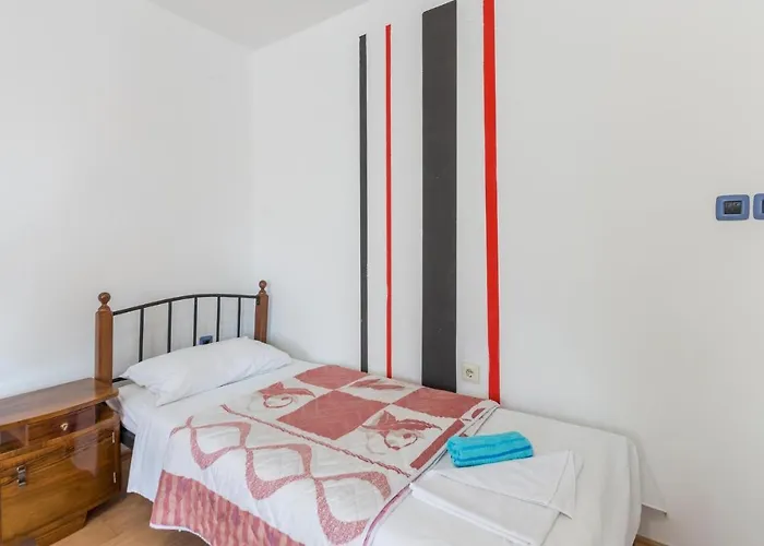 Апартаменты 2 Bedroom Stunning In *