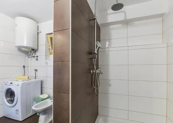 2 Bedroom Stunning In * Пула