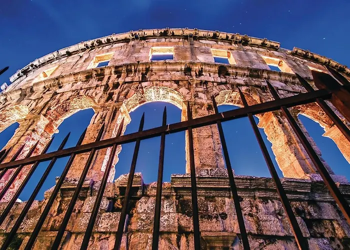 2 Bedroom Stunning In Апартаменты Пула