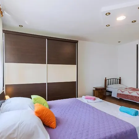 公寓 2 Bedroom Stunning In 普拉