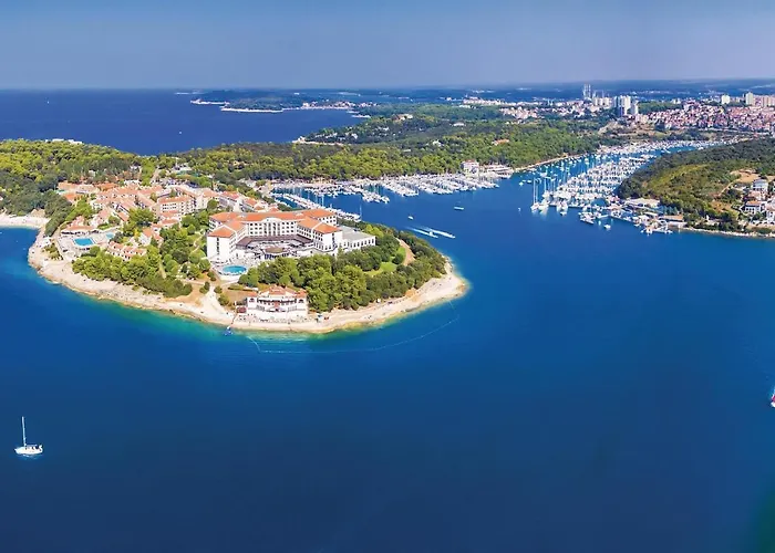 2 Bedroom Stunning In *