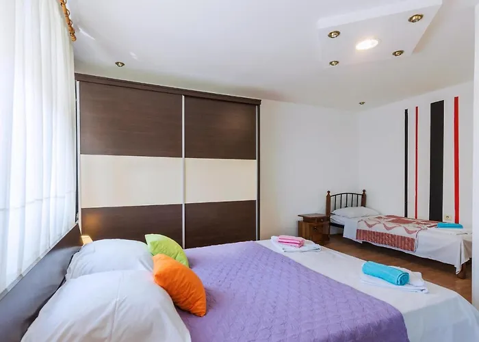 公寓 2 Bedroom Stunning In 普拉